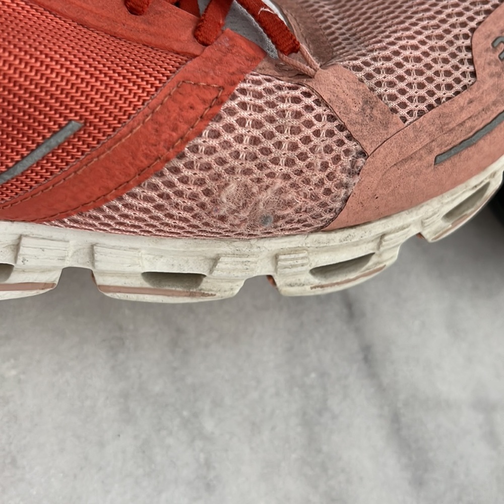 Oncloud On Athletic Shoes Cloudrunner - image 8